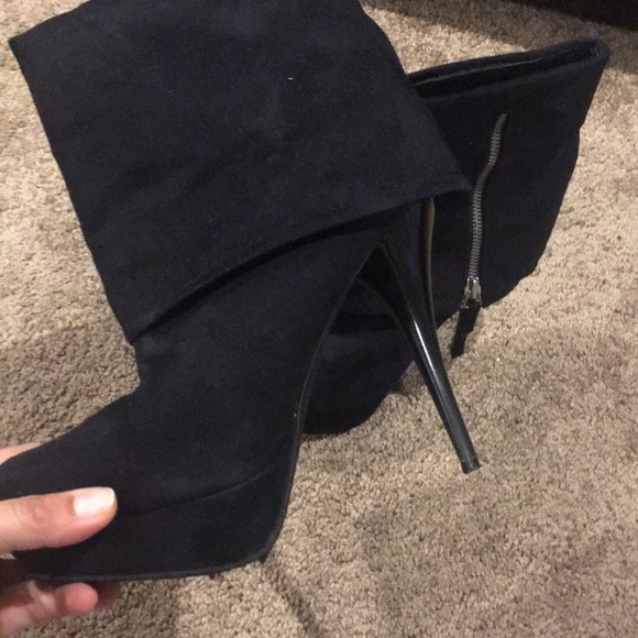 Candie’s Booties - Picture 2 of 3